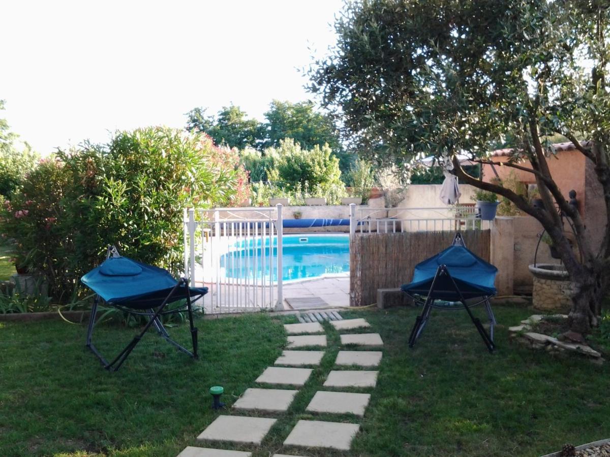 Mas Les Cigales Bed and Breakfast Roaix Εξωτερικό φωτογραφία