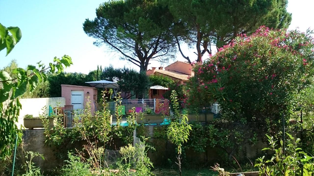 Mas Les Cigales Bed and Breakfast Roaix Εξωτερικό φωτογραφία