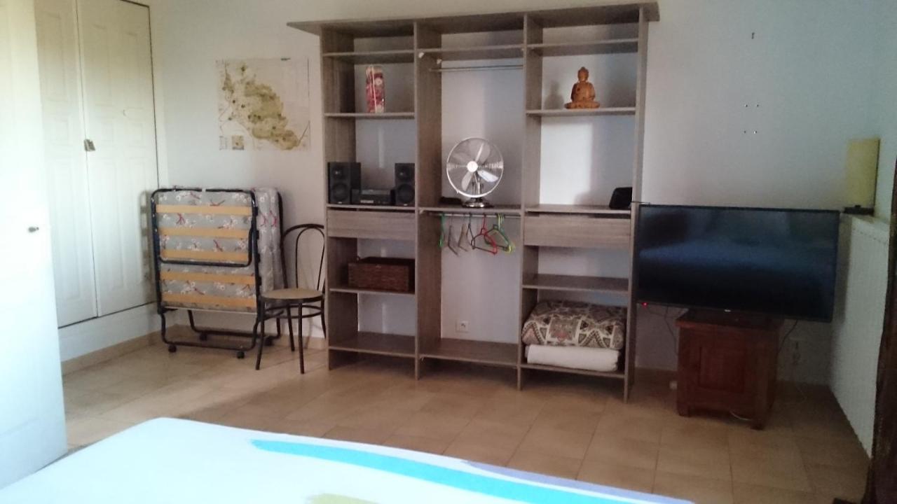 Mas Les Cigales Bed and Breakfast Roaix Εξωτερικό φωτογραφία