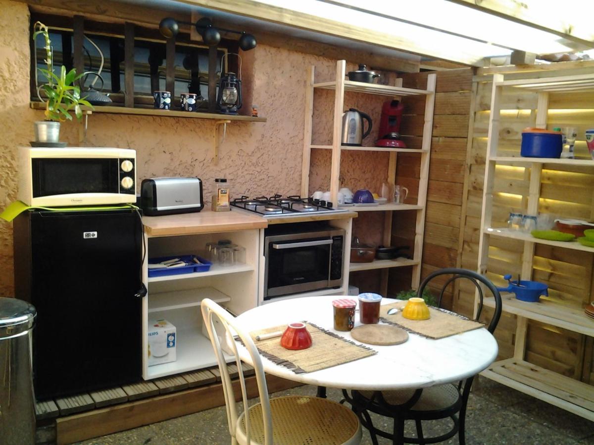 Mas Les Cigales Bed and Breakfast Roaix Εξωτερικό φωτογραφία
