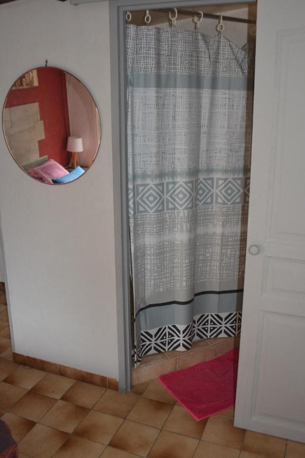 Mas Les Cigales Bed and Breakfast Roaix Εξωτερικό φωτογραφία