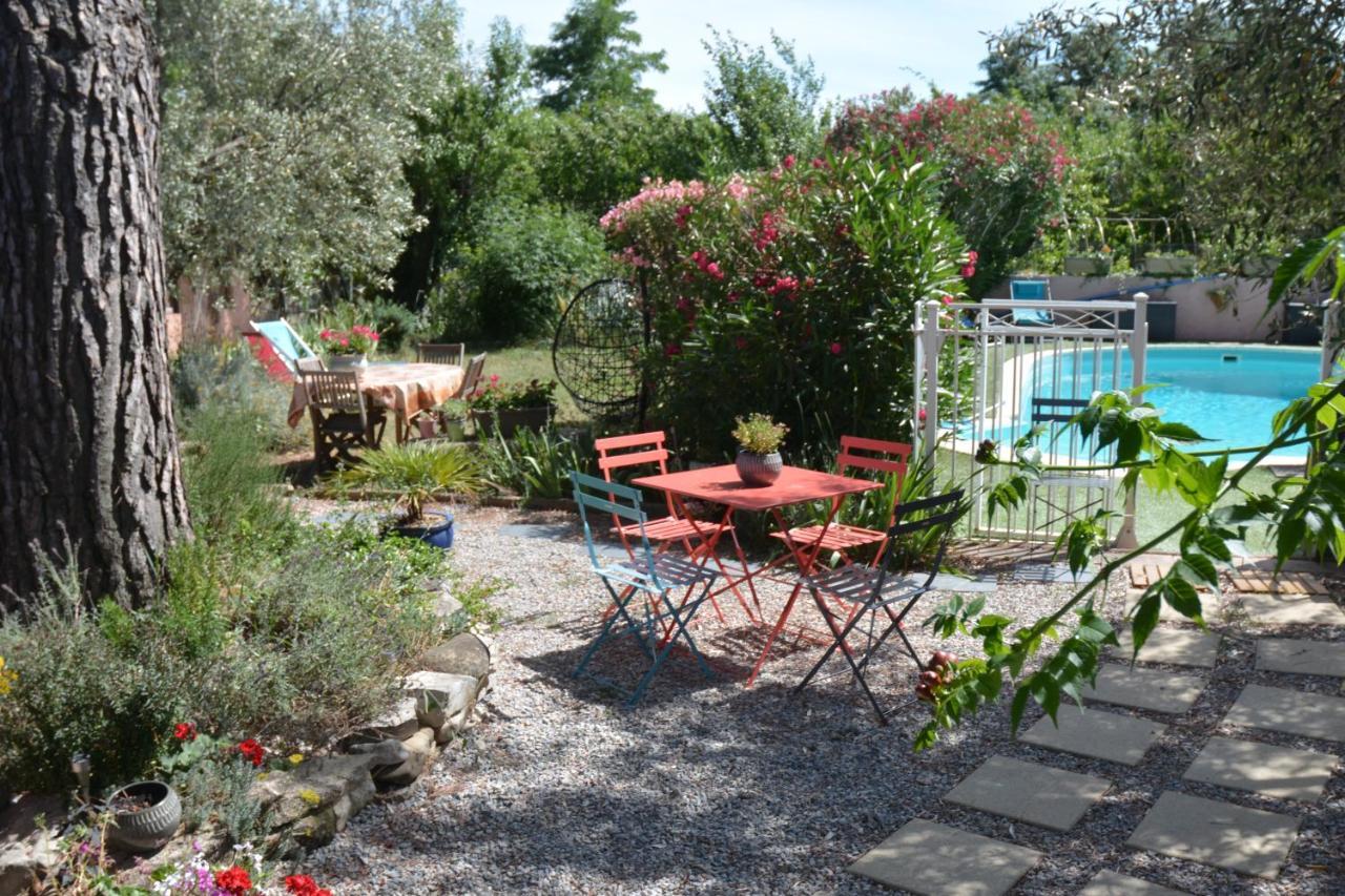 Mas Les Cigales Bed and Breakfast Roaix Εξωτερικό φωτογραφία