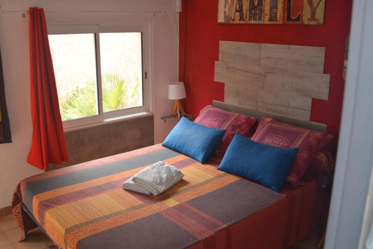 Mas Les Cigales Bed and Breakfast Roaix Εξωτερικό φωτογραφία