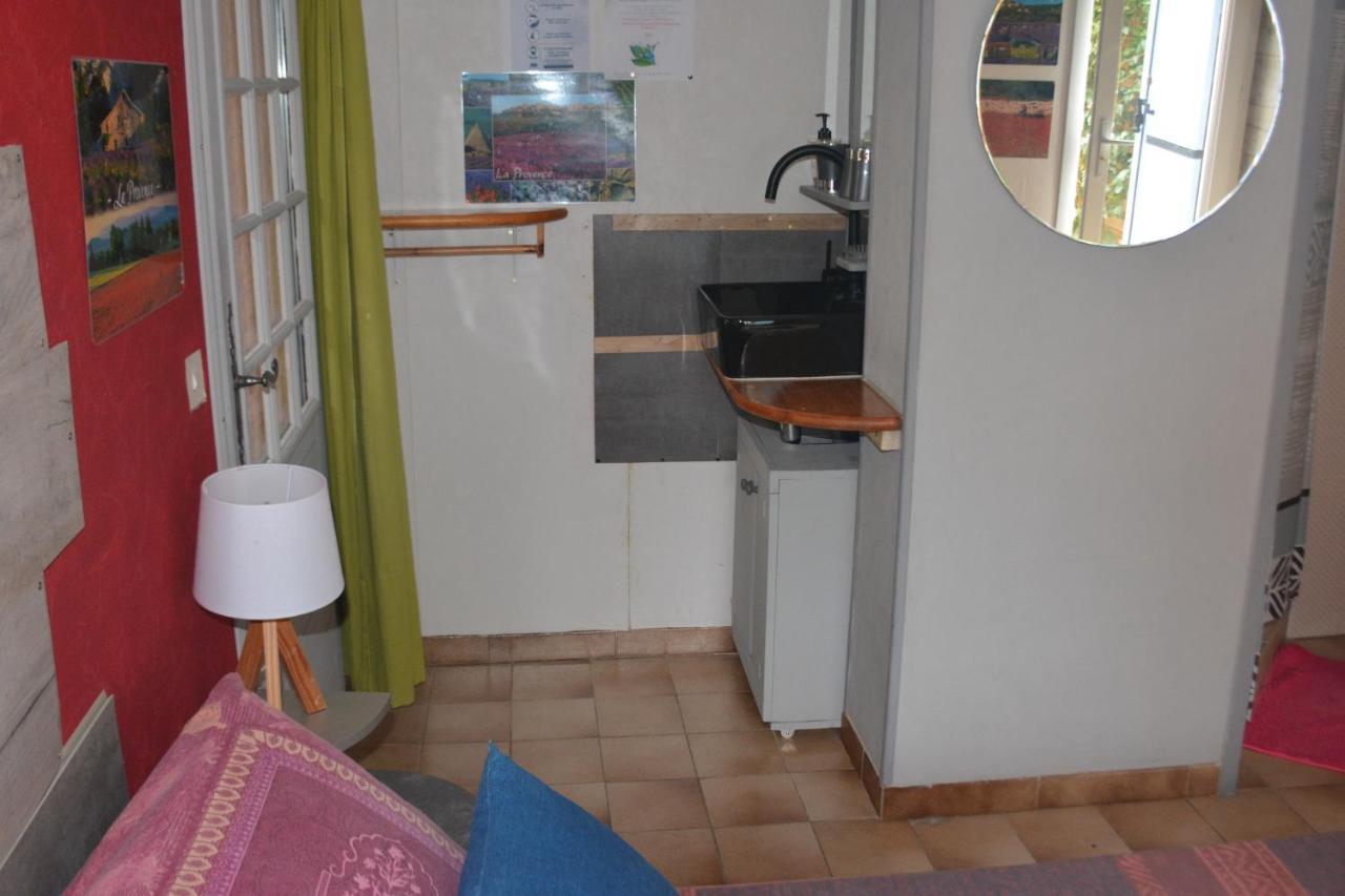 Mas Les Cigales Bed and Breakfast Roaix Εξωτερικό φωτογραφία